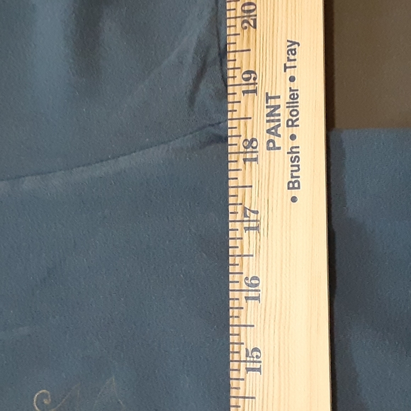 Hard Rock Cafe San Francisco "LOVE ALL SERVE ALL" Graphic Tee - Picture 8 of 9